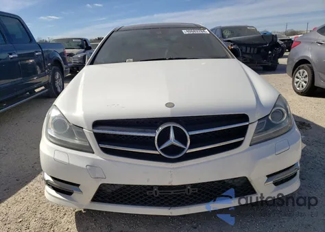 2013 Mercedes-Benz C 250 from USA, damaged, VIN WDDGJ4HB7DG011248